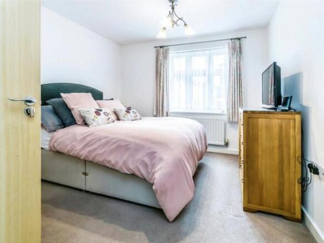Flat for sale in Biggin Hill, Greater London