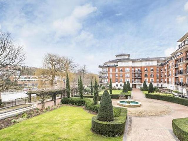 House for sale in Twickenham, Greater London