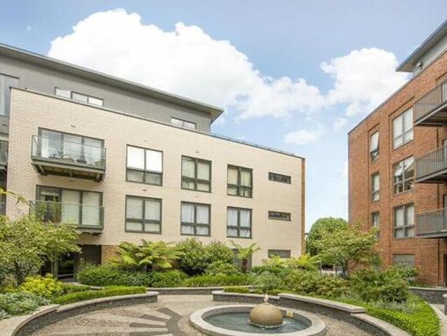 House for sale in Twickenham, Greater London
