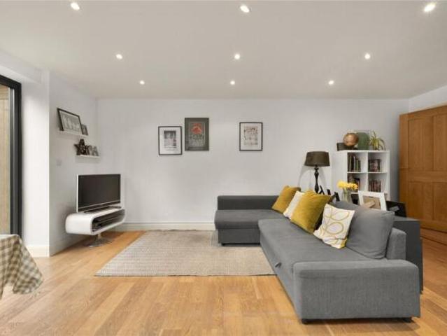 Flat for sale in Harringay Ladder, Greater London