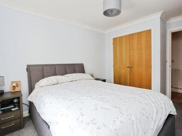 Flat for sale in Broadwater Down, Sandown Park
