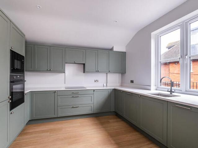 Flat for sale in Cat Hill