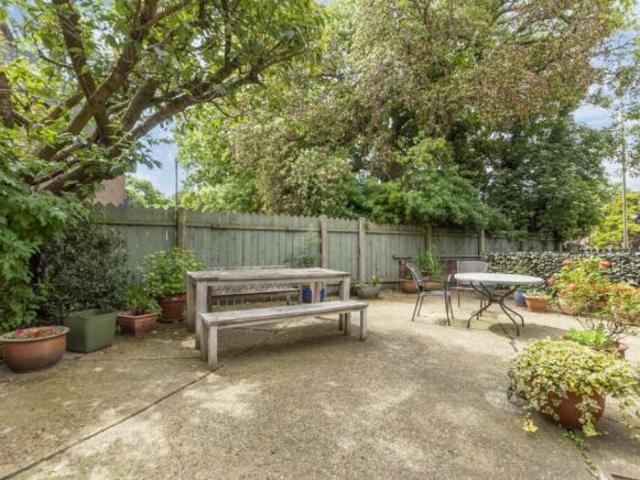 Flat for sale in Heigham Grove, East Bank