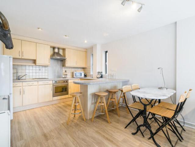 Flat for sale in Cat Hill