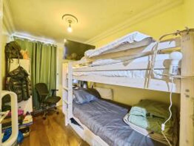 Flat for sale in Cat Hill