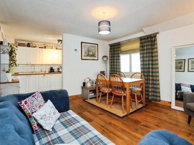 Flat for sale in Sandown Park, Kent
