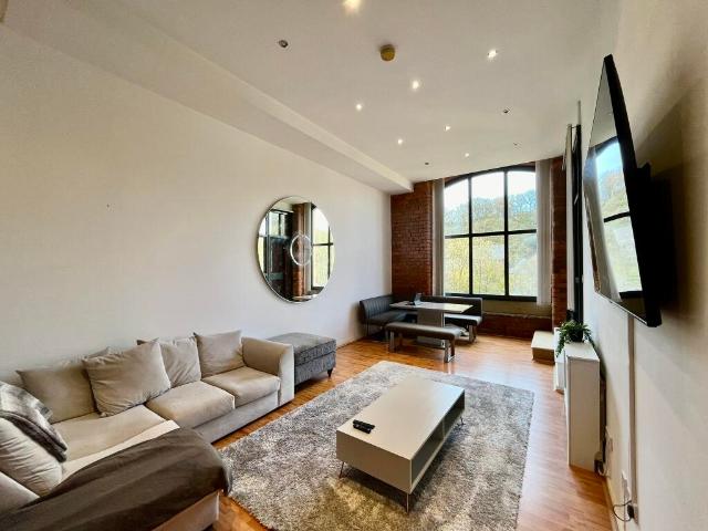 Flat for sale in Bolton