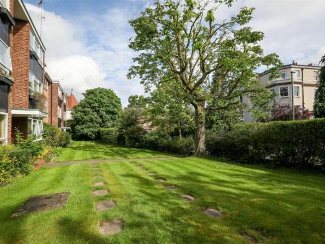 Flat for sale in Putney, Greater London