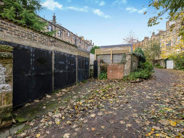 Flat for sale in Dowanhill, Scotland