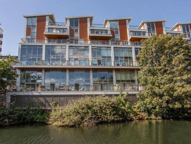 Flat for sale in London Borough of Tower Hamlets, Greater London