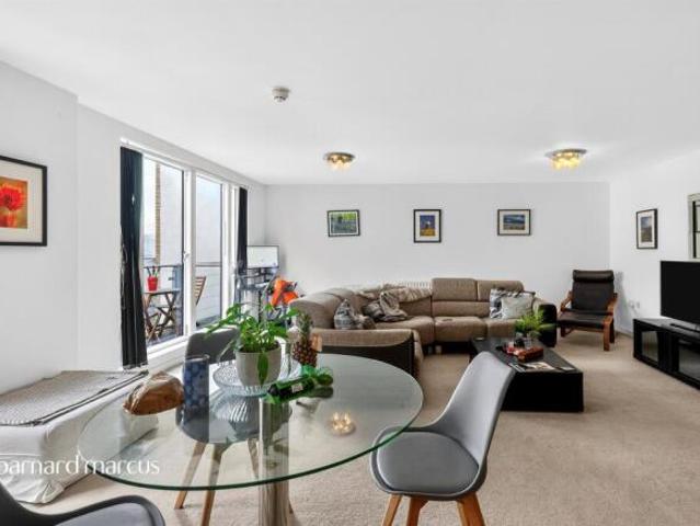 Flat for sale in Bromley-by-Bow, Poplar Grove