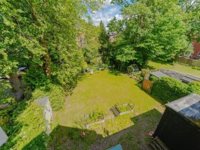 Flat for sale in Kings Heath, Wake Green