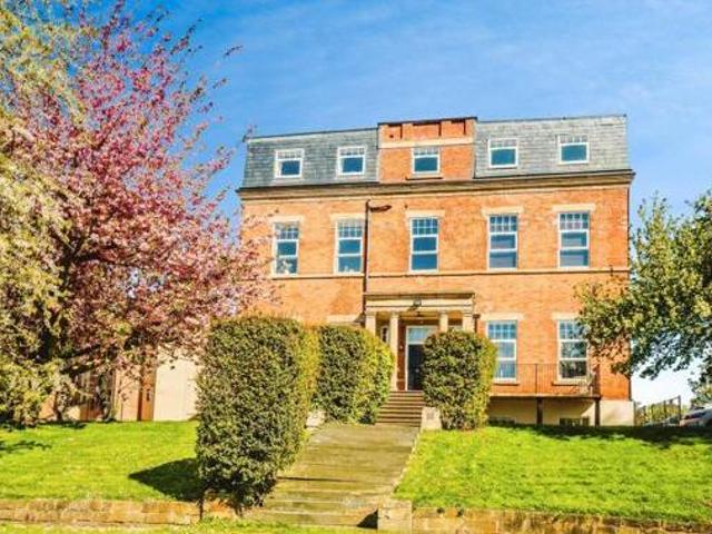 House for sale in Belle Isle, West Yorkshire
