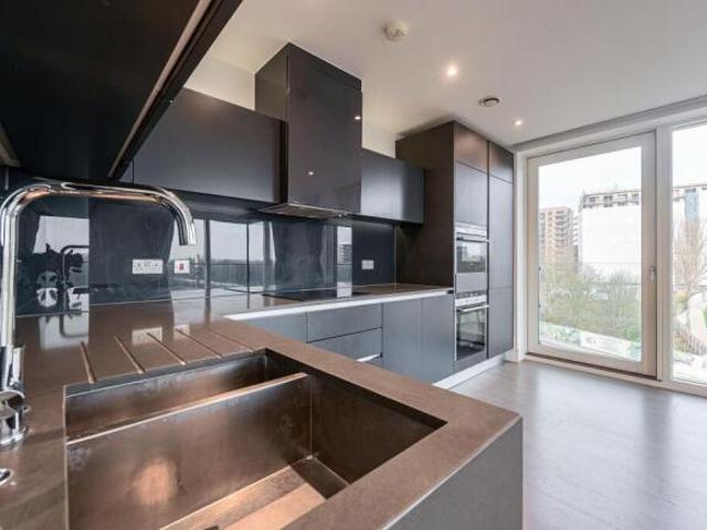 Flat for sale in Cat Hill