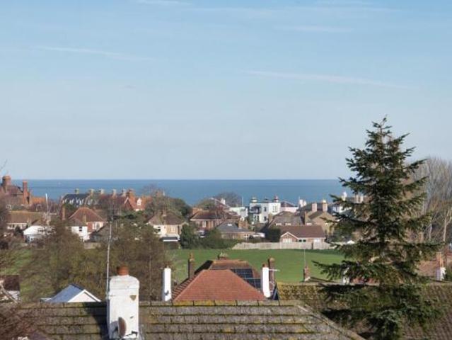 Flat for sale in Ash, Kent
