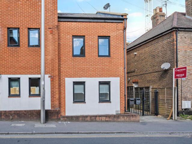 Flat for sale in Westborough, Surrey