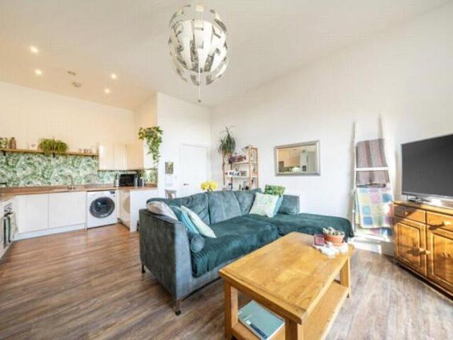 Flat for sale in Guildford Park, Westborough