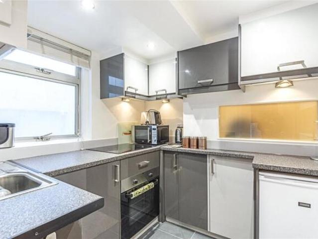 Flat for sale in Cat Hill