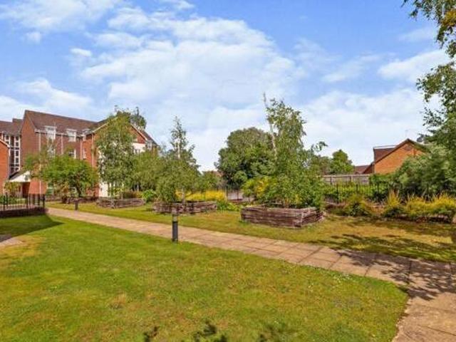House for sale in Woodloes Park, Warwick