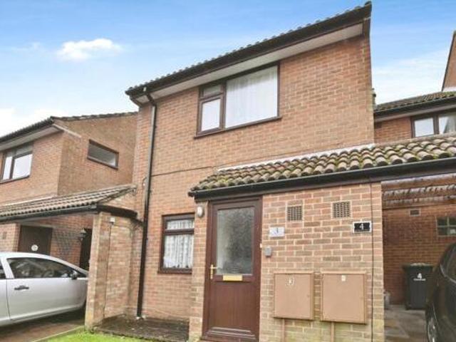 House for sale in Spring Vale, Hampshire