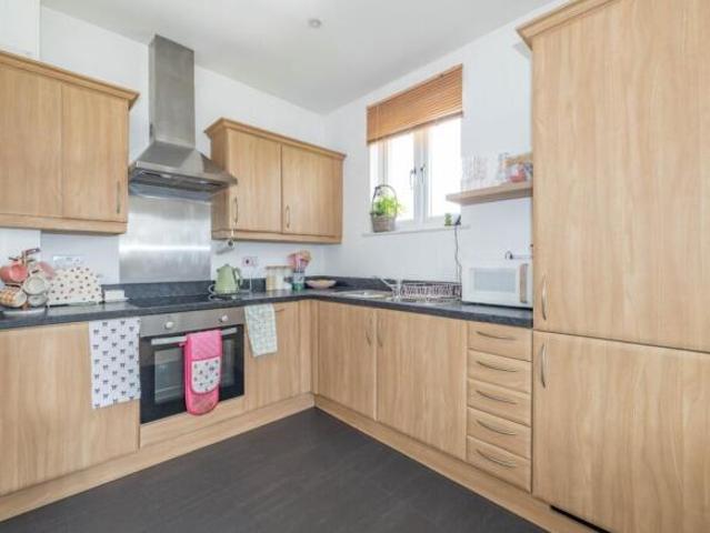 Flat for sale in The Bridge, Kent