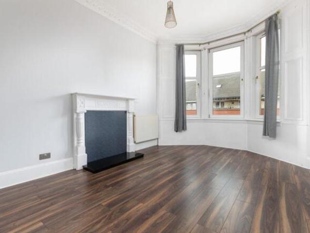 Flat for sale in Shawlands, Scotland