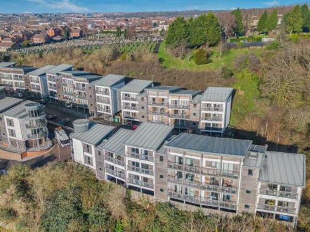 Flat for sale in Feckenham, City Of Bristol
