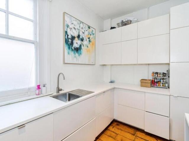Flat for sale in Barton Stacey, Hampshire