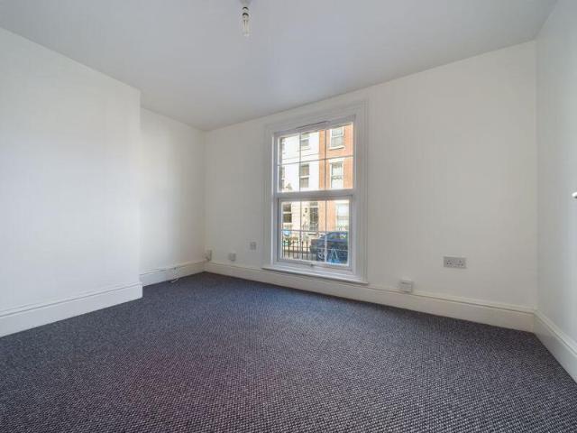 Flat for sale in Kings Barton, Gloucester