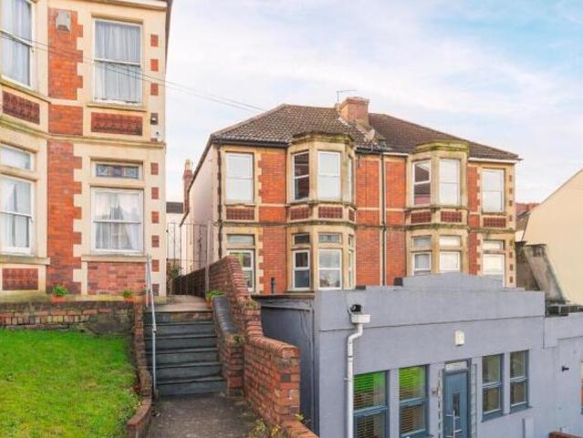 Flat for sale in Feckenham, City Of Bristol