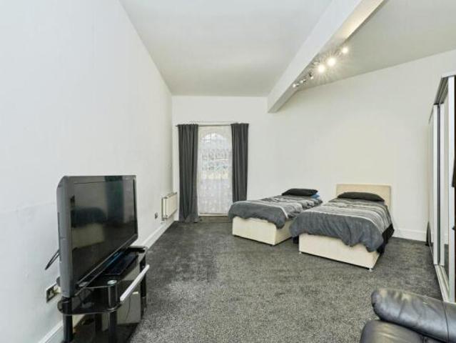Flat for sale in Southall, Greater London