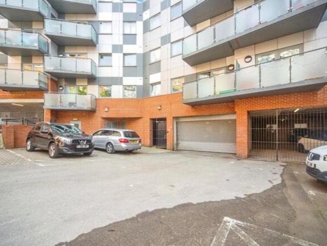 Flat for sale in Barton Stacey, Hampshire