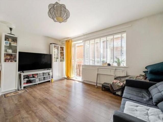 Flat for sale in Charlotteville, Guildford
