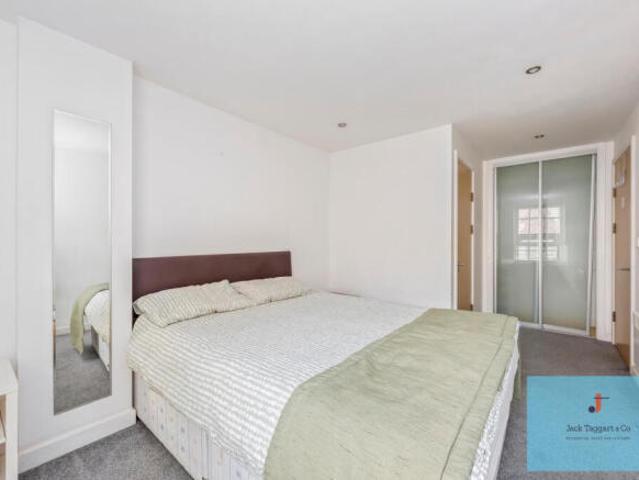 Flat for sale in Brunswick, Brighton