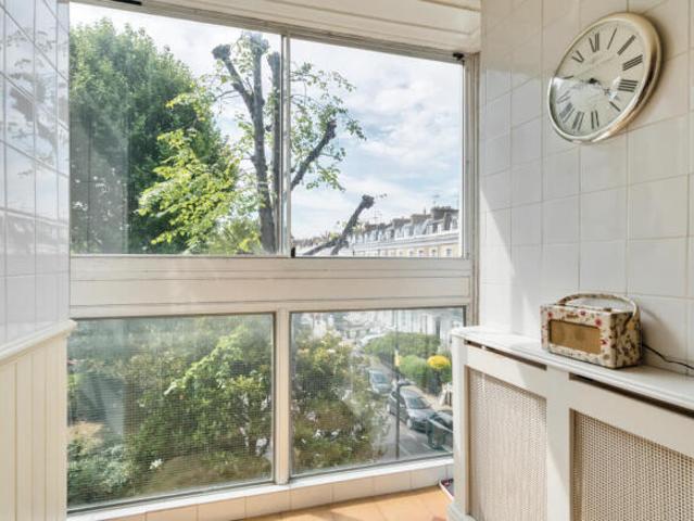 Flat for sale in Cat Hill