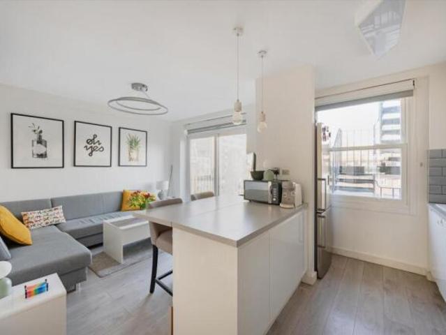 Flat for sale in Cat Hill
