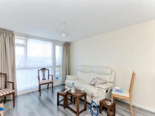 Flat for sale in Eastbourne, East Sussex