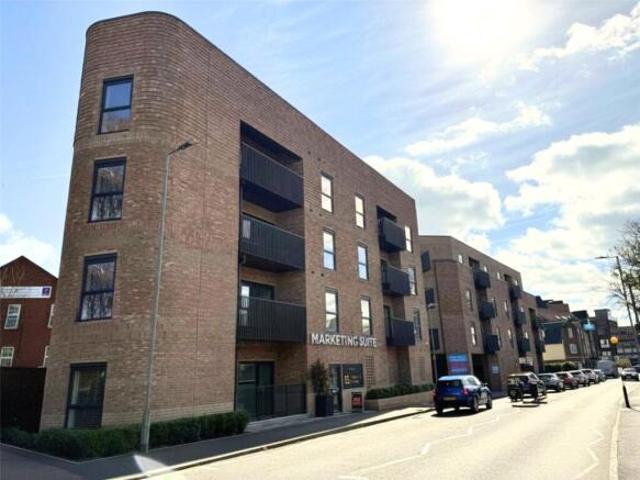 Flat for sale in Navestock Side, Essex