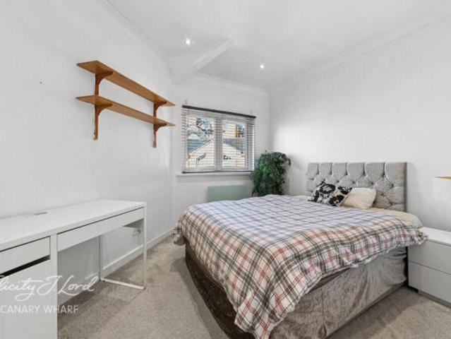 Flat for sale in Cat Hill