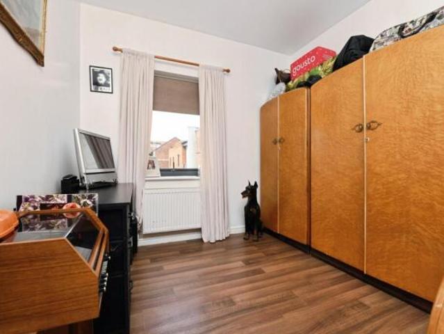 Flat for sale in Alton Barnes