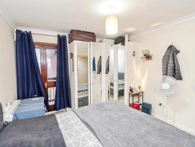 Flat for sale in Barton Stacey, Hampshire