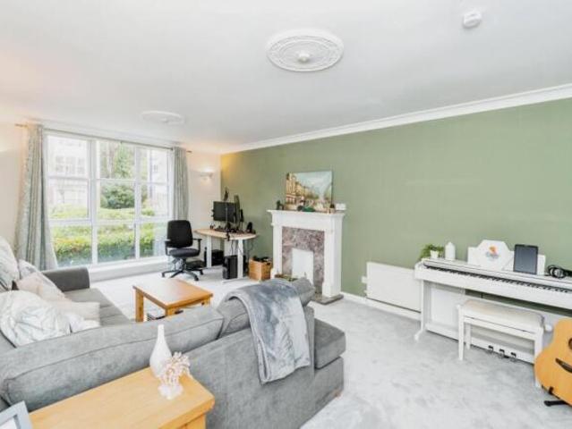 Flat for sale in Barton Stacey, Hampshire