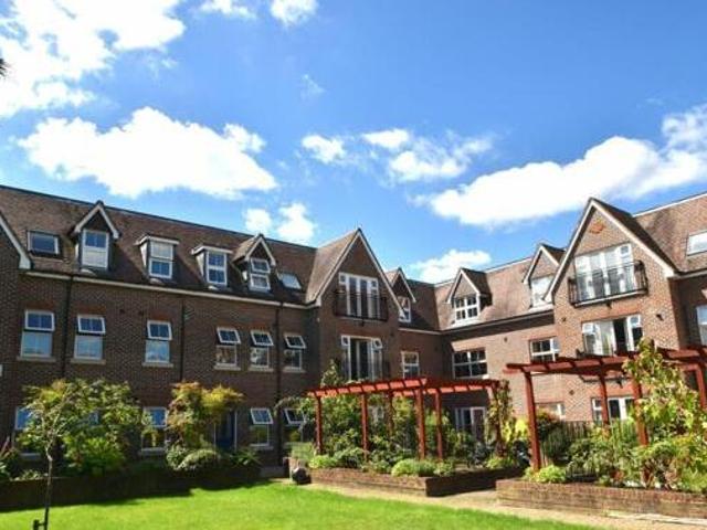 House for sale in Weybridge, Elmbridge