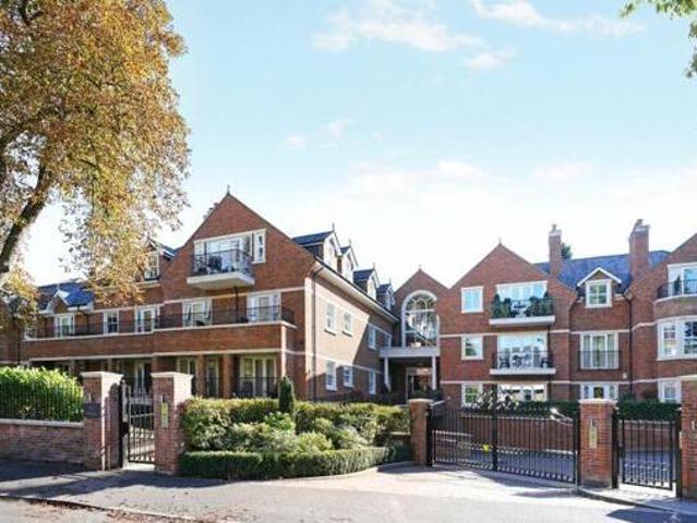 House for sale in Weybridge, Elmbridge
