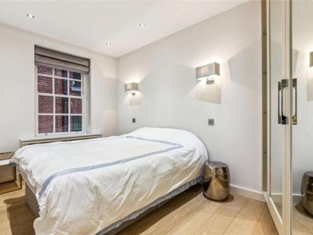 Flat for sale in Cat Hill