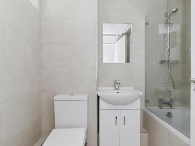 Flat for sale in Cat Hill