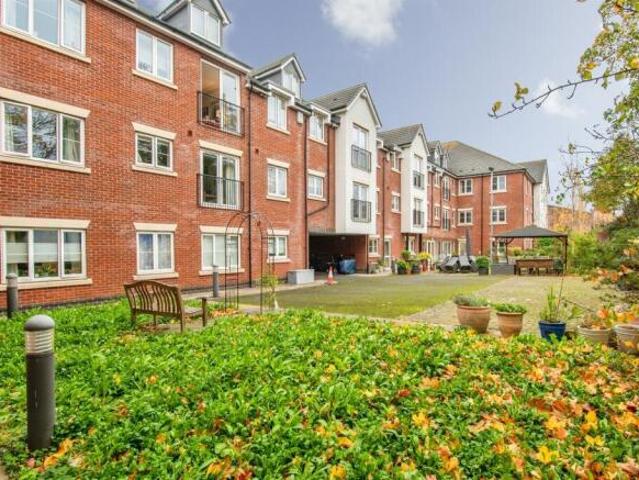 Flat for sale in Barbourne, Worcestershire