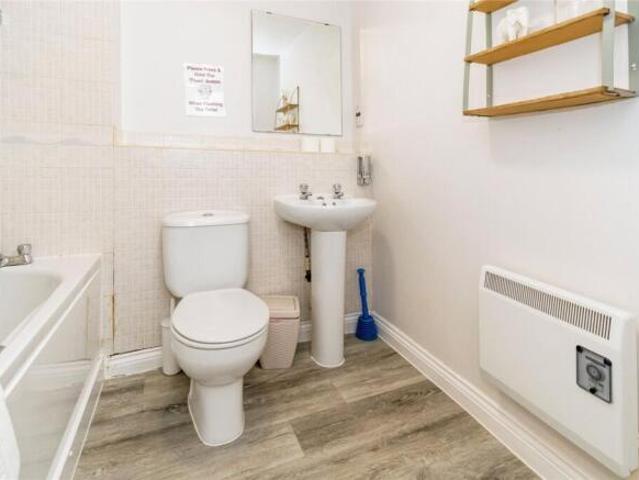 Flat for sale in Barton Stacey, Hampshire