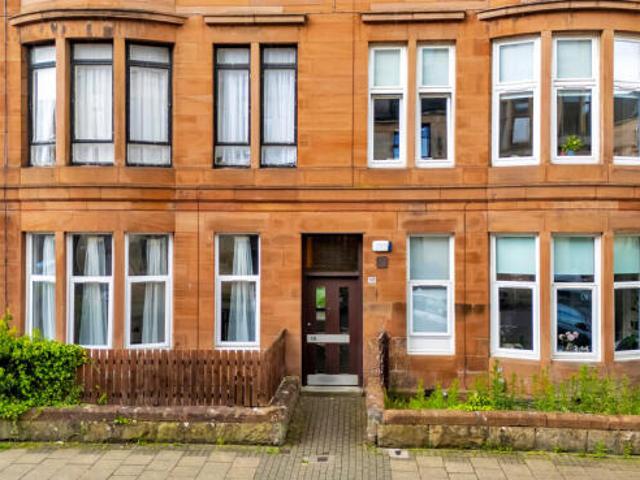Flat for sale in Partick, Scotland