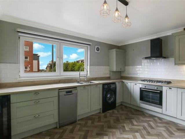 Flat for sale in Dennistoun, Scotland